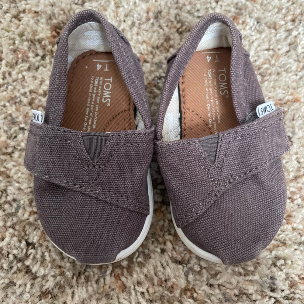 Toms